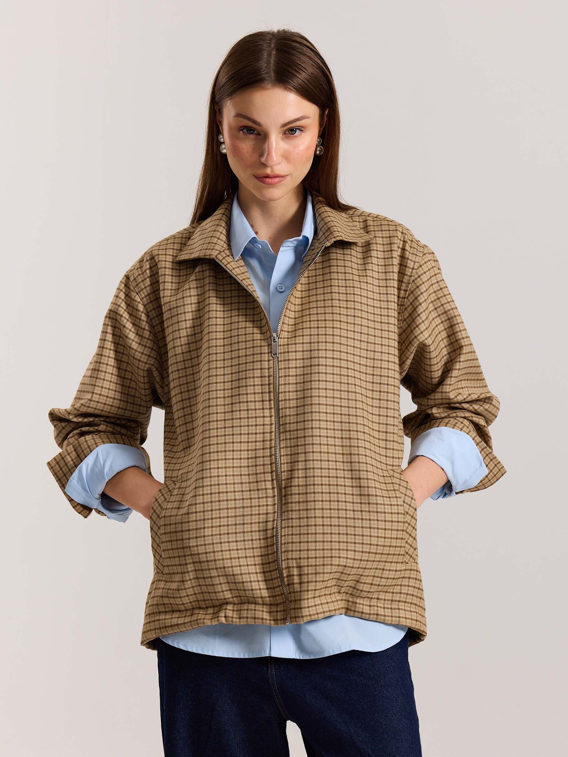 Beige Checkered Tweed Zipper Shacket - Image 4