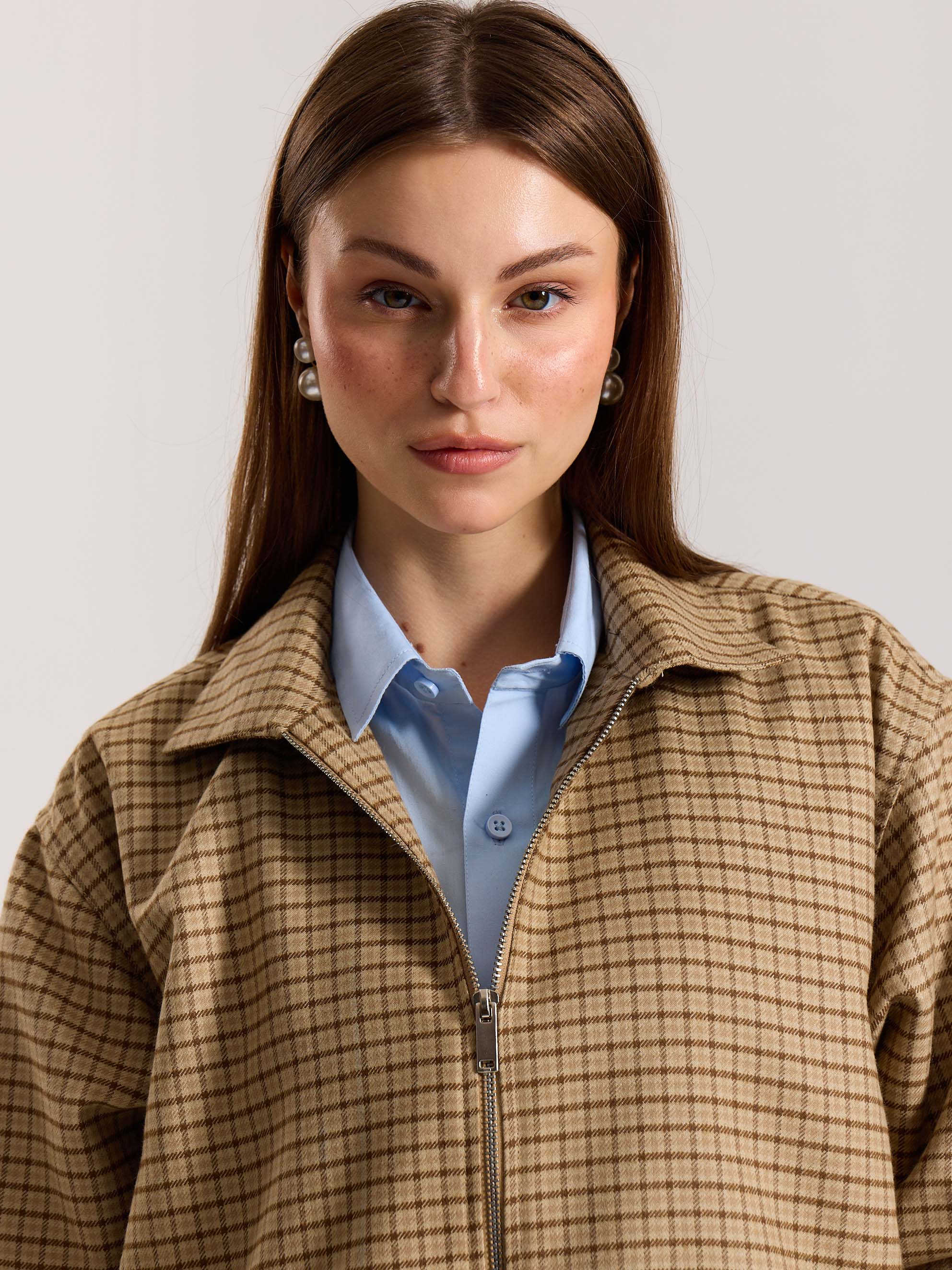 Beige Checkered Tweed Zipper Shacket - Image 5